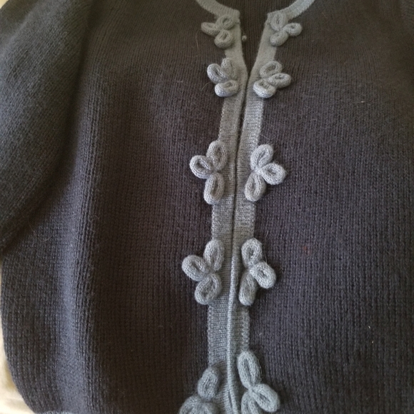 Pretty Cardigan - Picture 1 of 2
